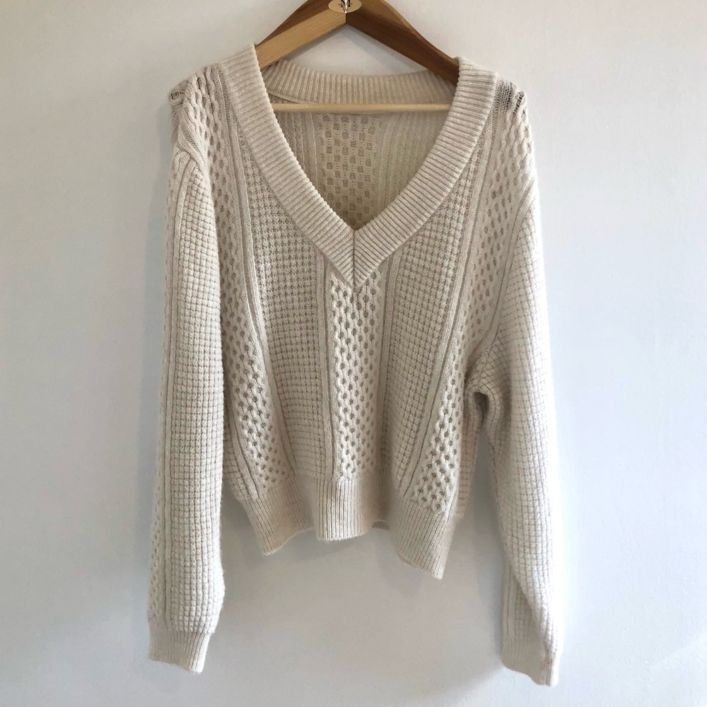 H&M White Pattern Knit Sweater - Size Small